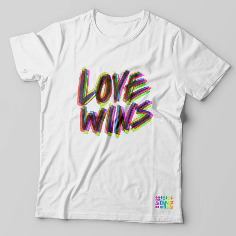 Camiseta Love Wins