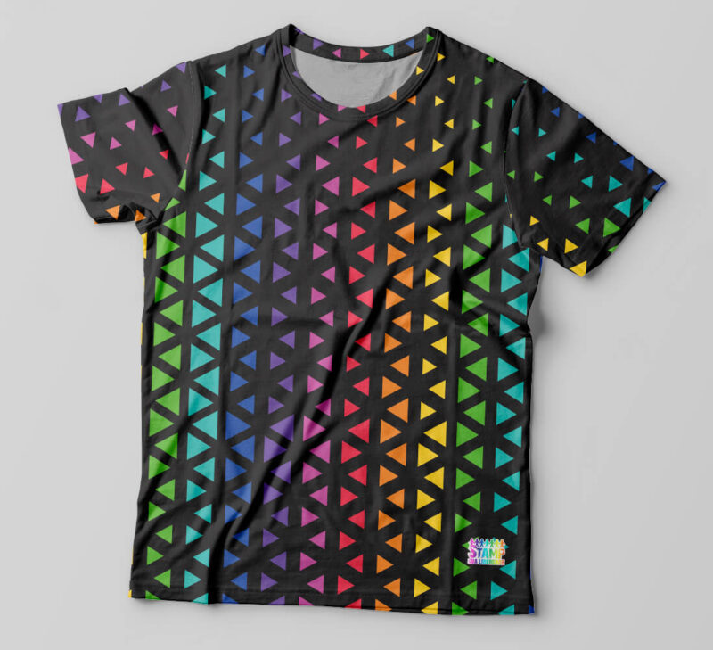 Camiseta Mosaico Triângulos Preta